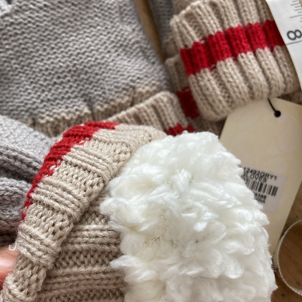 Cherie Bliss Cable Knit Tuque & Mitt Set – 1 Set (PomPom Hat + Mitts) - Picture 16 of 16